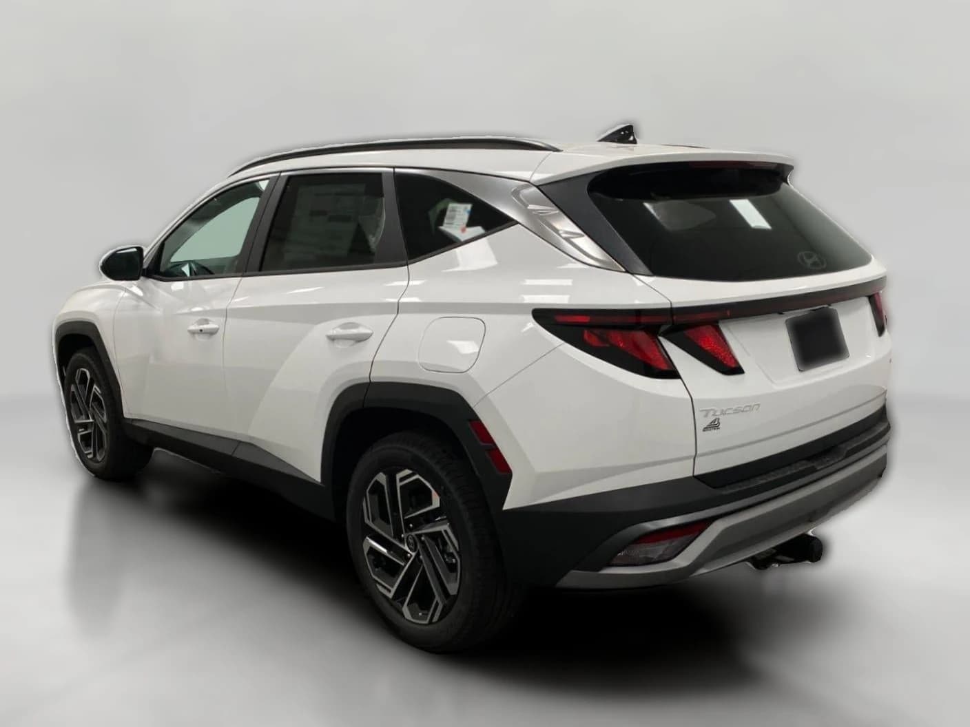 Hyundai Tucson SEL Plus AWD 2026 — side view