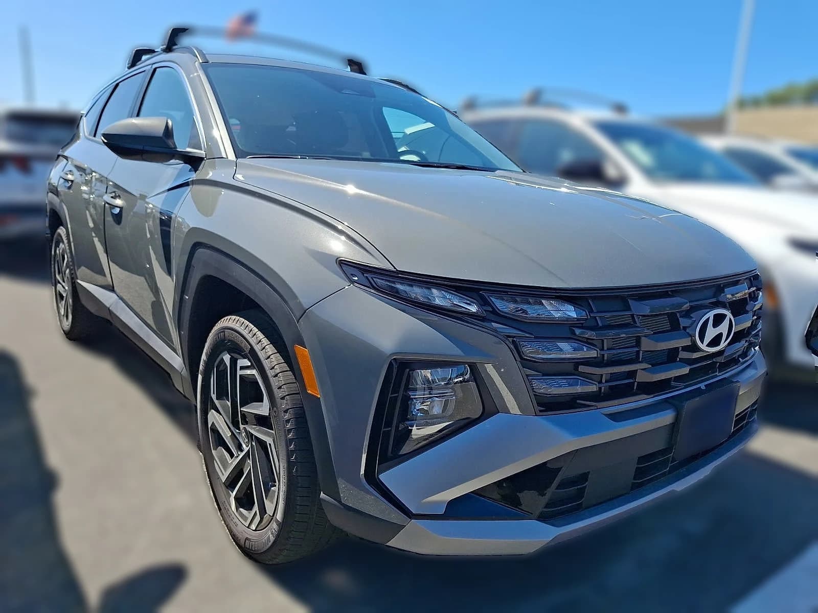 Hyundai Tucson SEL Plus AWD 2026 — side view