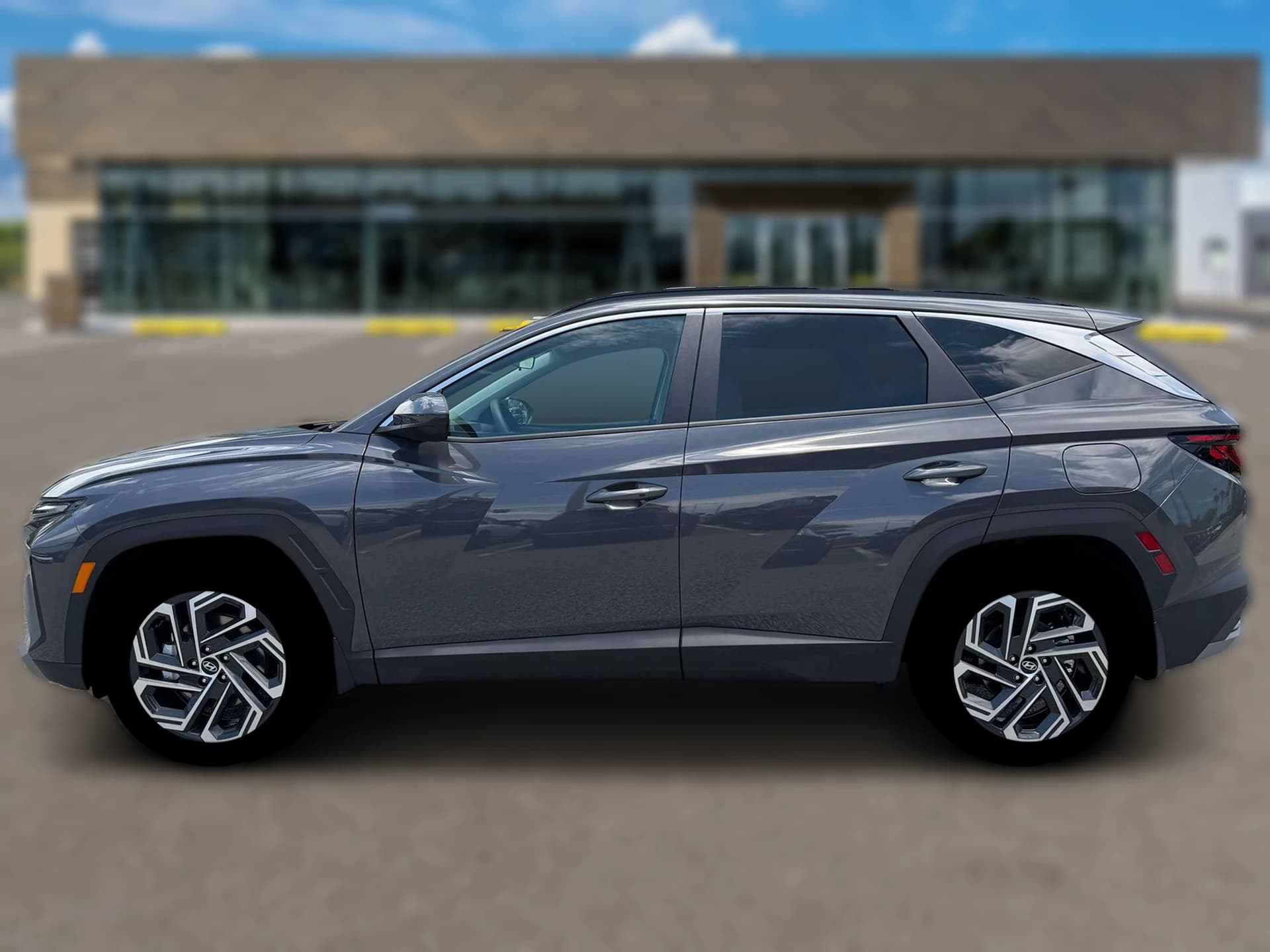 Hyundai Tucson SEL Plus AWD 2026 — side view