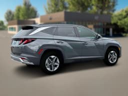 Hyundai Tucson SEL AWD 2026 — side view