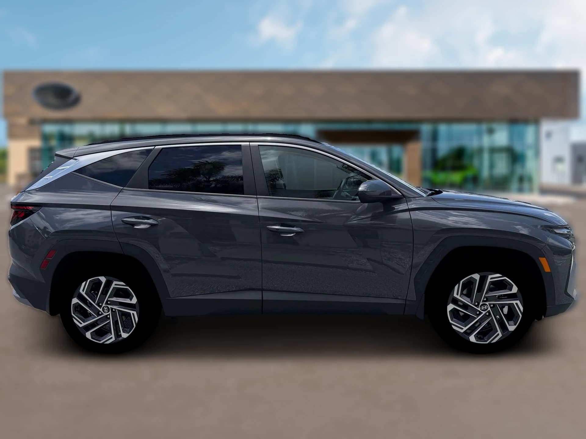 Hyundai Tucson SEL Plus AWD 2026 — side view