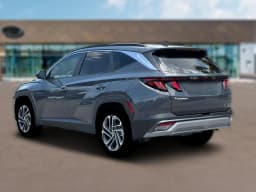 Hyundai Tucson SEL Plus AWD 2026 — side view