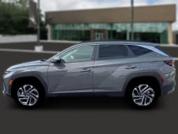 Hyundai Tucson SEL Plus AWD 2026 — side view