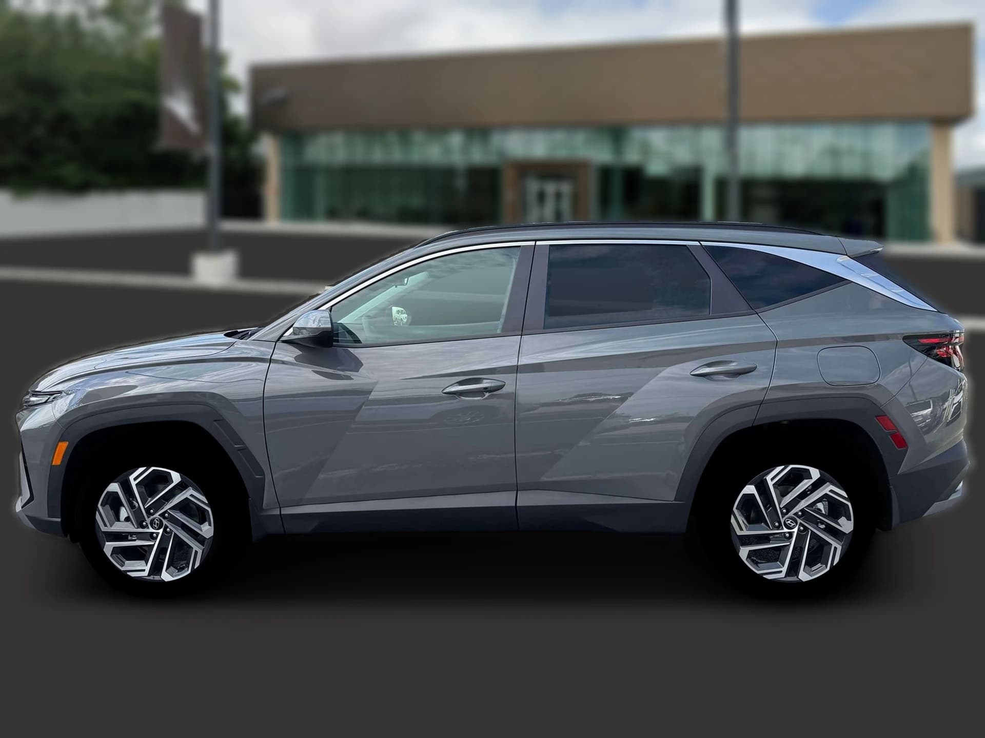 Hyundai Tucson SEL Plus AWD 2026 — side view