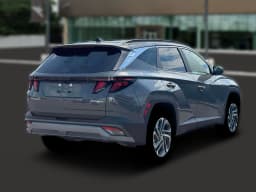 Hyundai Tucson SEL Plus AWD 2026 — side view