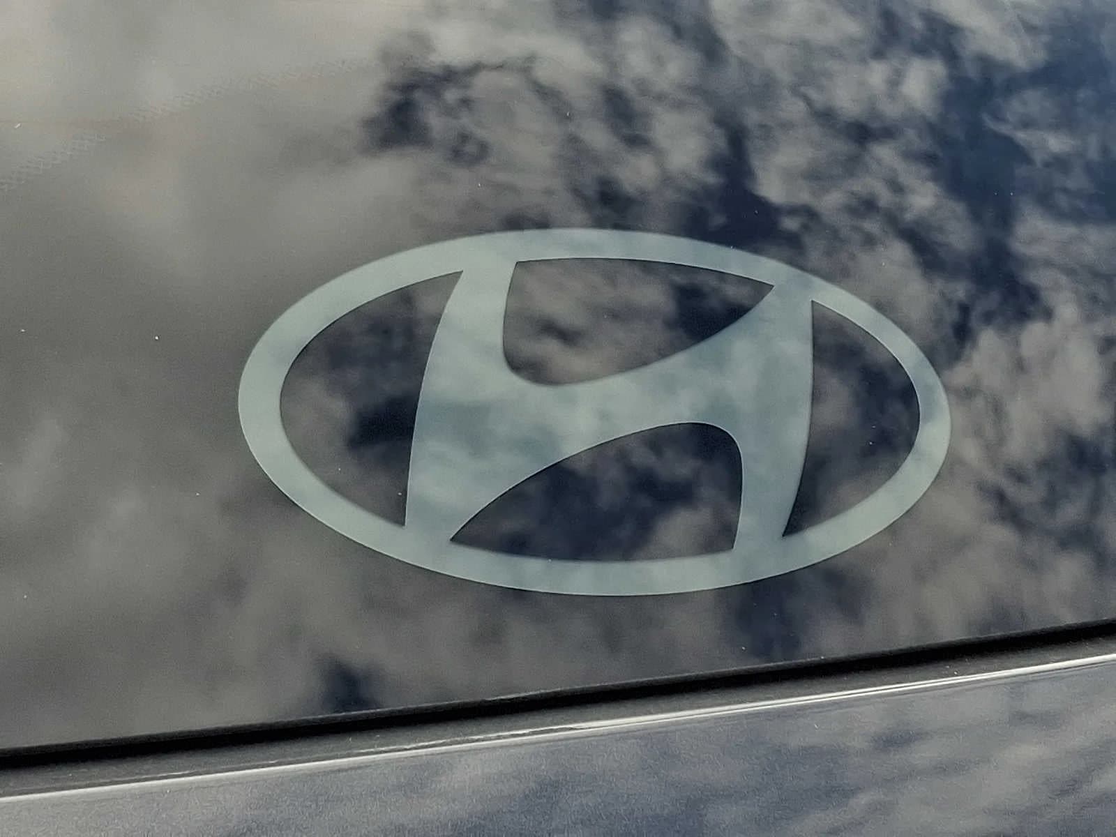 Hyundai Tucson SEL AWD 2026 — side view