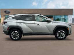 Hyundai Tucson SEL AWD 2026 — side view