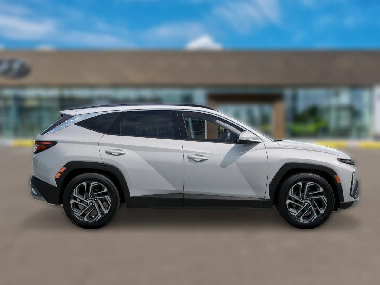 Hyundai Tucson SEL Plus AWD 2026 — side view