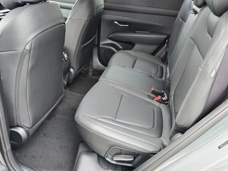 Hyundai Tucson SEL Premium FWD 2026 — side view