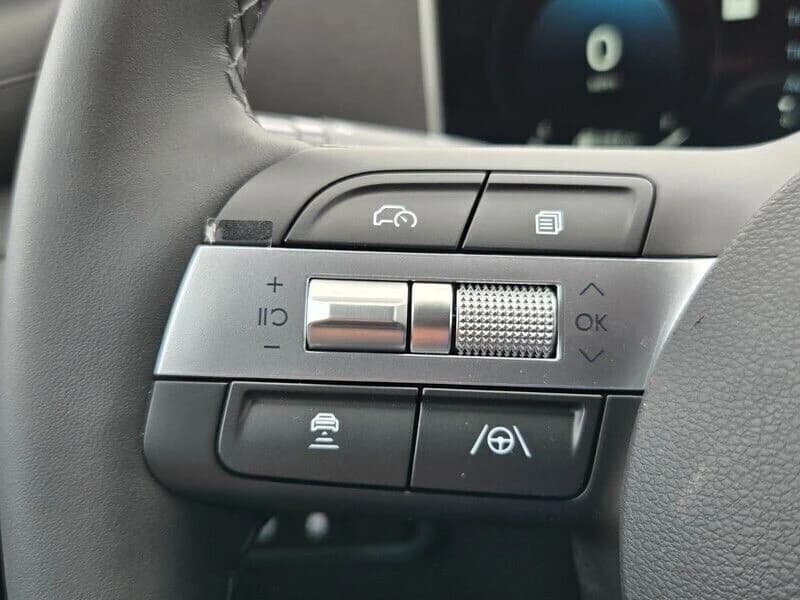 Hyundai Tucson SEL Premium FWD 2026 — side view