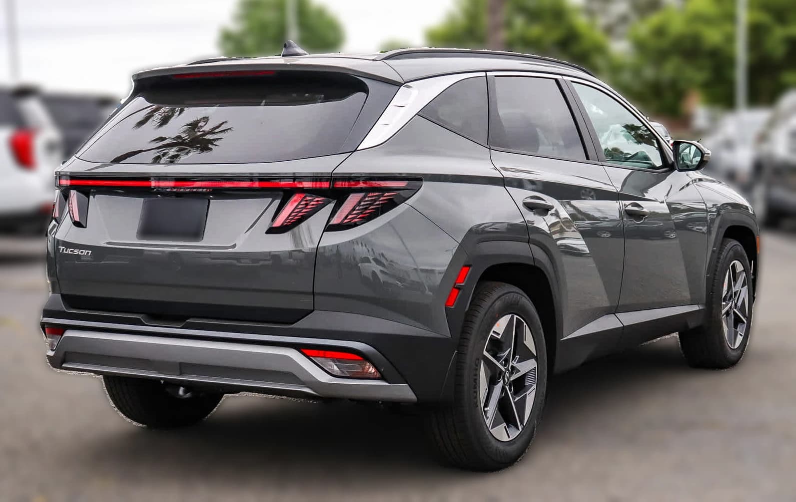 Hyundai Tucson SEL Premium FWD 2026 — side view