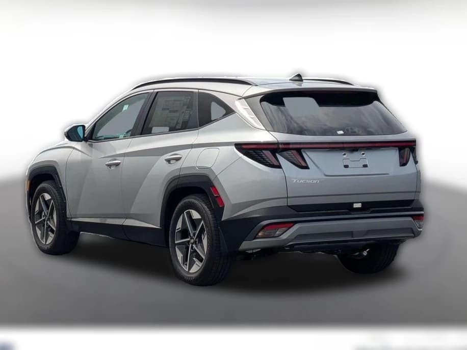 Hyundai Tucson SEL Premium FWD 2026 — side view