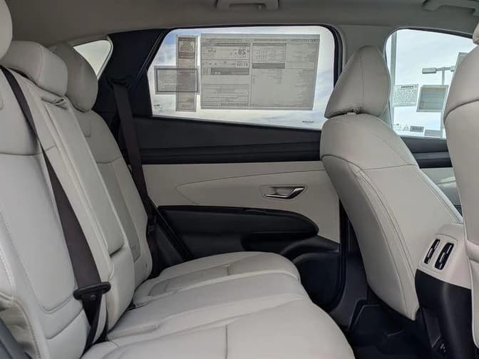 Hyundai Tucson SEL Premium FWD 2026 — side view