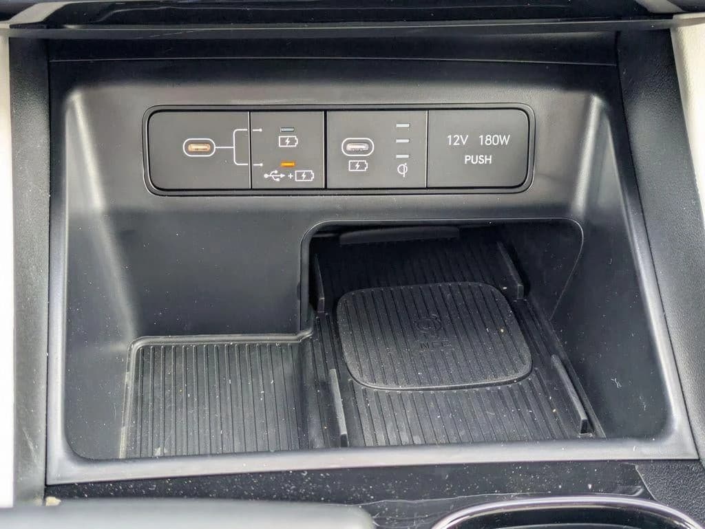 Hyundai Tucson SEL Premium FWD 2026 — side view