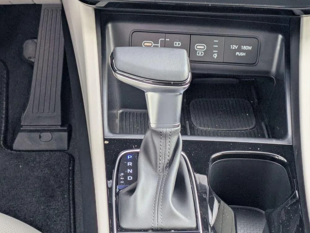 Hyundai Tucson SEL Premium FWD 2026 — side view