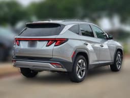 Hyundai Tucson SEL Premium FWD 2026 — side view