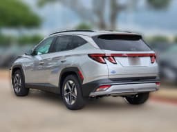 Hyundai Tucson SEL Premium FWD 2026 — side view