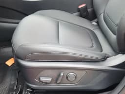 Hyundai Tucson SEL Premium FWD 2026 — side view