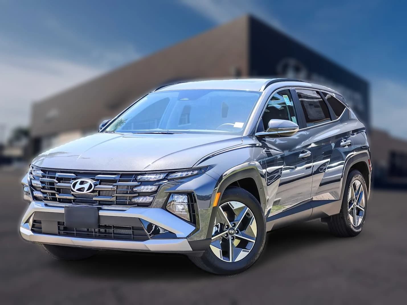 Hyundai Tucson SEL Premium FWD 2026 — side view