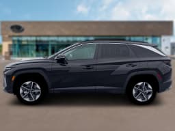Hyundai Tucson SEL Premium AWD 2026 — side view