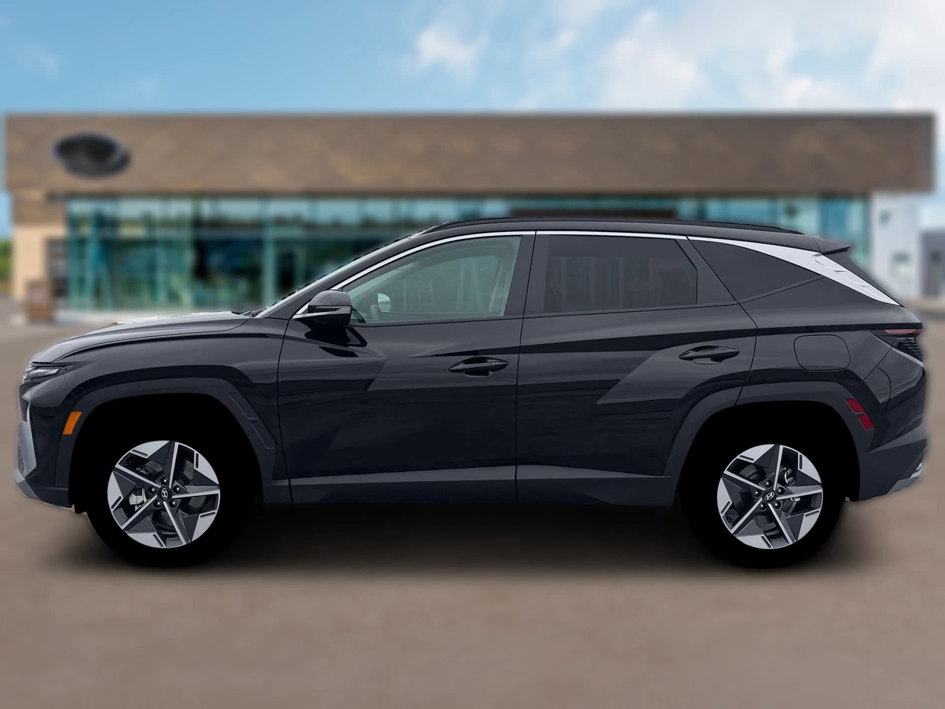 Hyundai Tucson SEL Premium AWD 2026 — side view