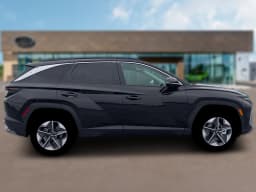 Hyundai Tucson SEL Premium AWD 2026 — side view
