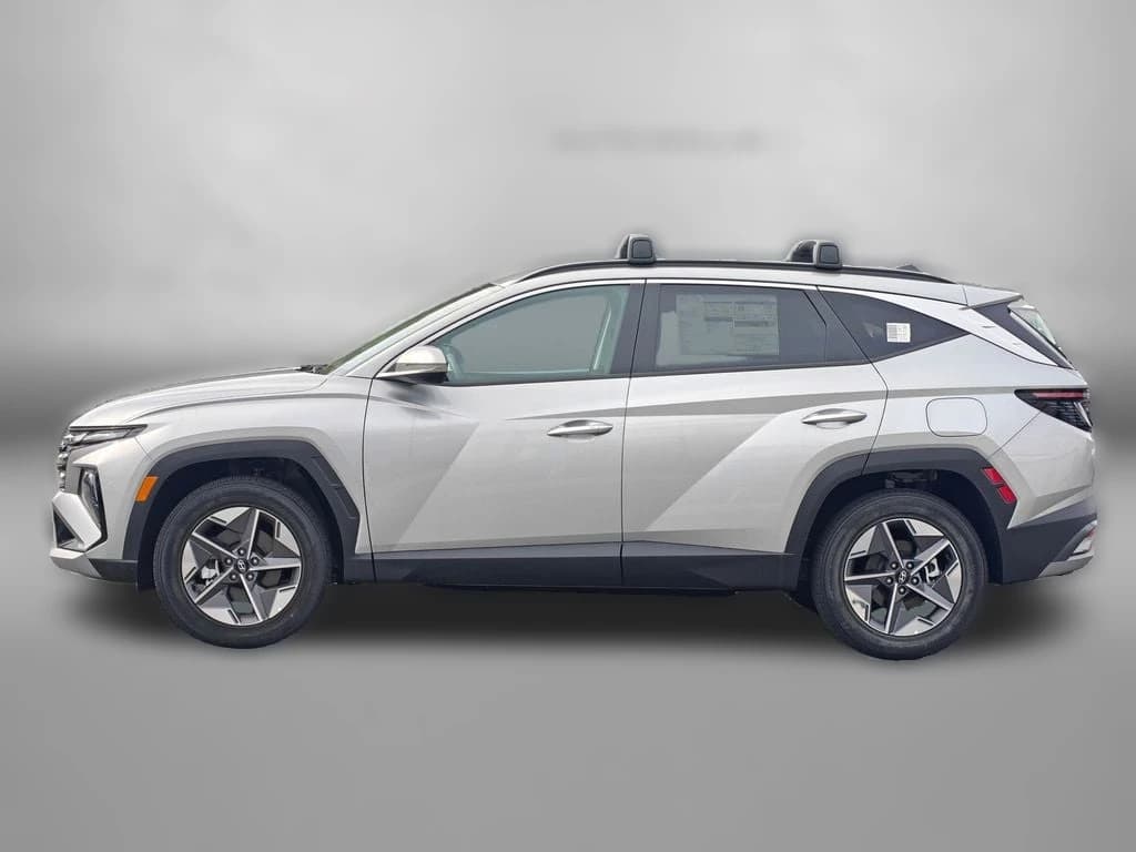 Hyundai Tucson SEL Premium AWD 2026 — side view