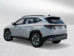 Hyundai Tucson SEL Premium AWD 2026 — side view