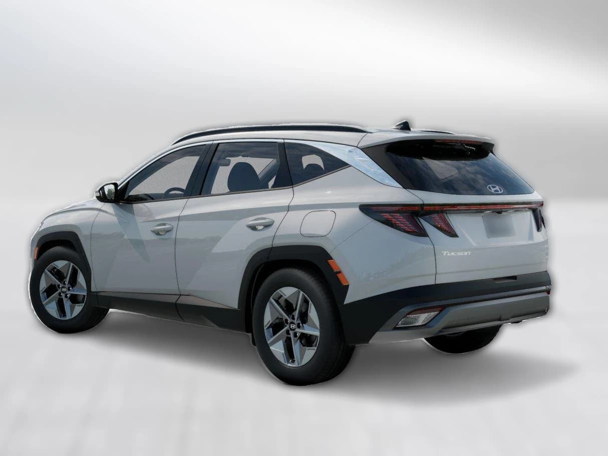Hyundai Tucson SEL Premium AWD 2026 — side view