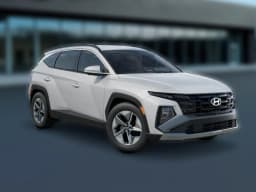 Hyundai Tucson SEL Premium AWD 2026 — side view