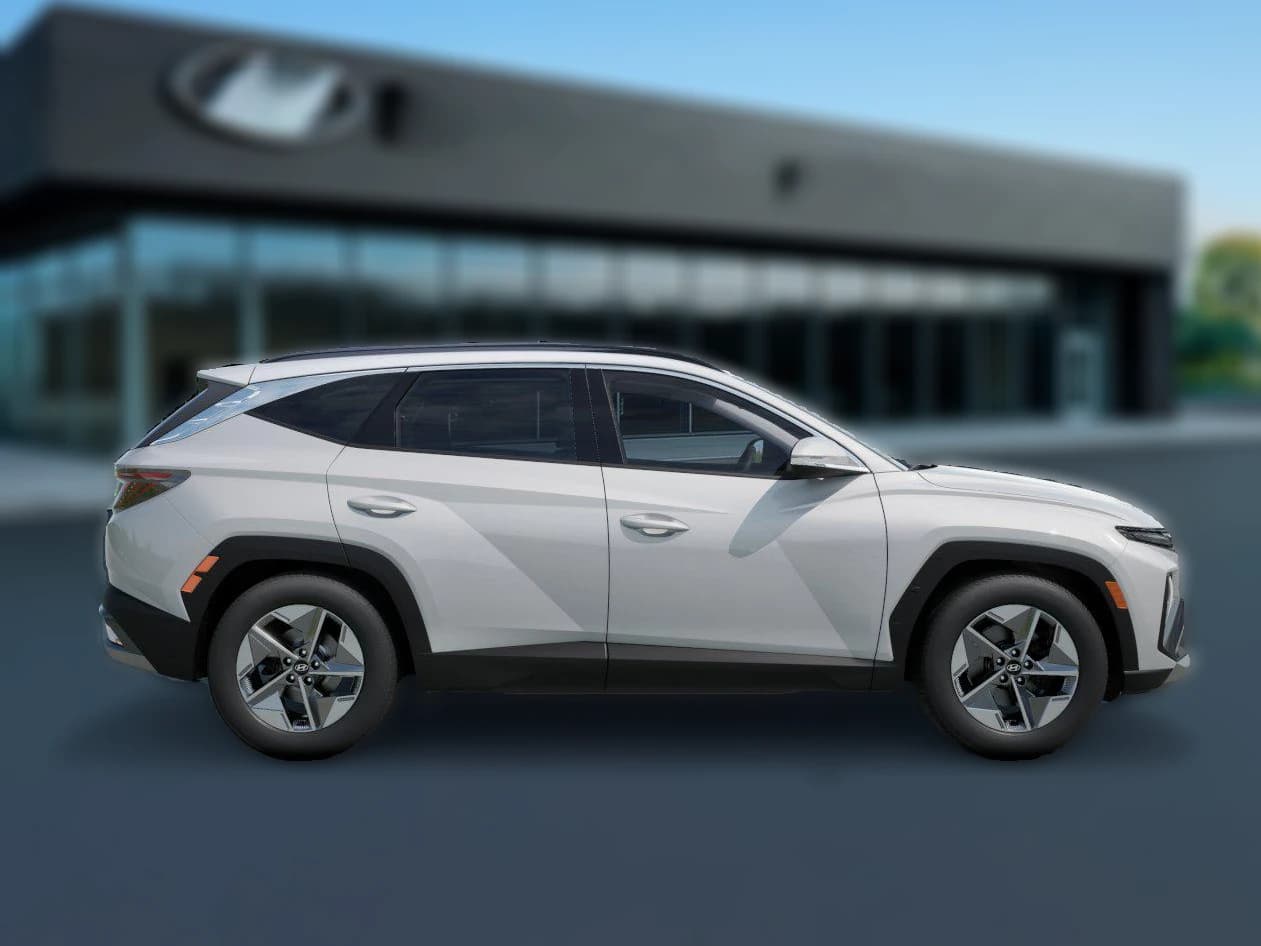 Hyundai Tucson SEL Premium AWD 2026 — side view