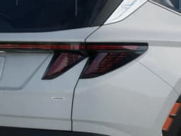 Hyundai Tucson SEL Premium AWD 2026 — side view