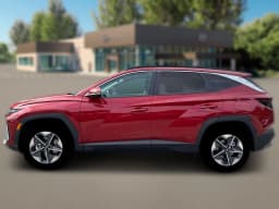 Hyundai Tucson SEL Premium AWD 2026 — side view