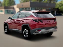 Hyundai Tucson SEL Premium AWD 2026 — side view