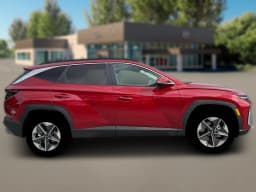 Hyundai Tucson SEL Premium AWD 2026 — side view
