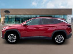 Hyundai Tucson SEL Premium AWD 2026 — side view