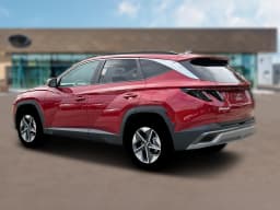 Hyundai Tucson SEL Premium AWD 2026 — side view