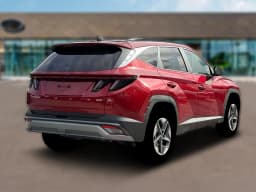 Hyundai Tucson SEL Premium AWD 2026 — side view