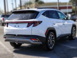 Hyundai Tucson Limited FWD 2026 — side view