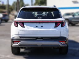 Hyundai Tucson Limited FWD 2026 — side view