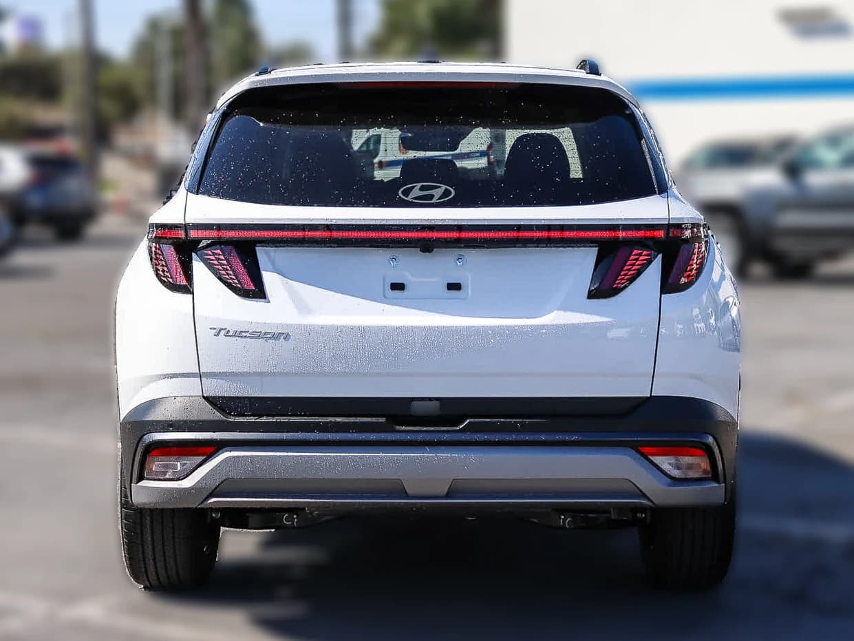 Hyundai Tucson Limited FWD 2026 — side view