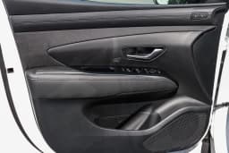 Hyundai Tucson Limited FWD 2026 — side view