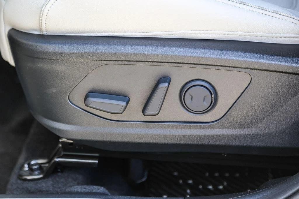 Hyundai Tucson Limited FWD 2026 — side view