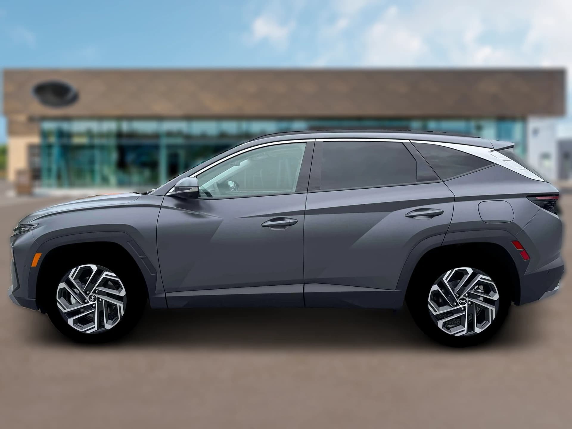 Hyundai Tucson Limited FWD 2026 — side view