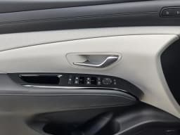 Hyundai Tucson Limited FWD 2026 — side view