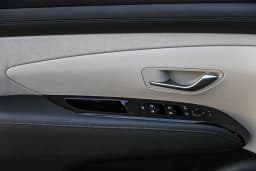 Hyundai Tucson Limited FWD 2026 — side view