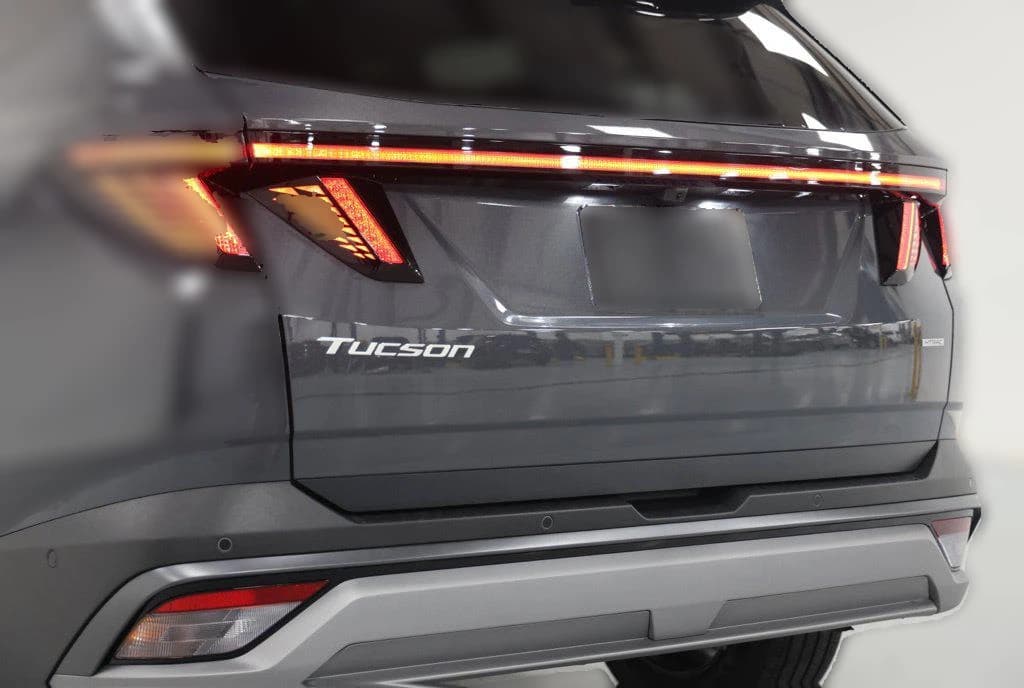 Hyundai Tucson Limited AWD 2026 — side view