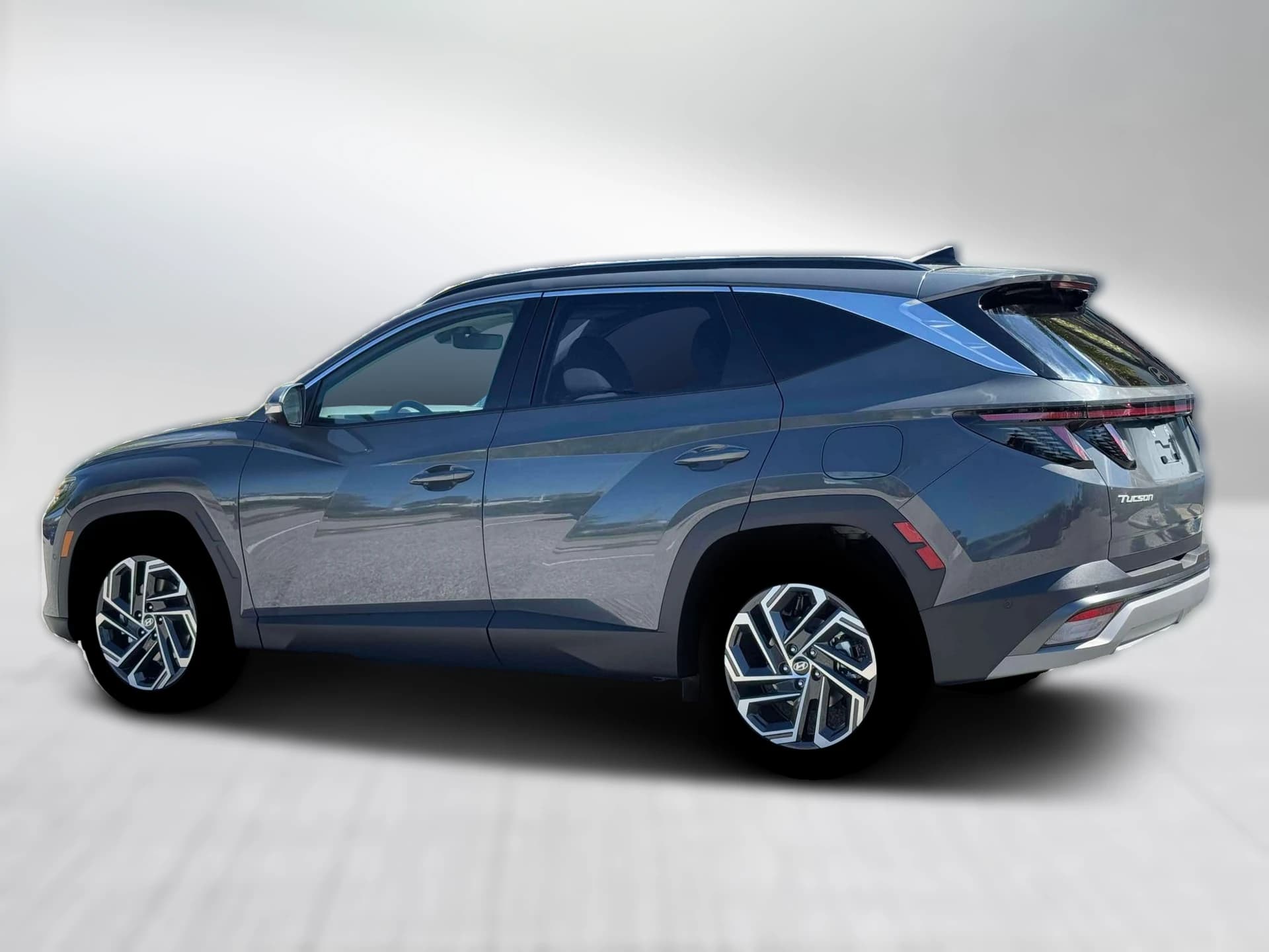 Hyundai Tucson Limited AWD 2026 — side view