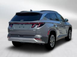 Hyundai Tucson Limited AWD 2026 — side view