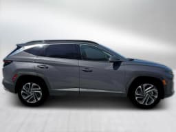 Hyundai Tucson Limited AWD 2026 — side view